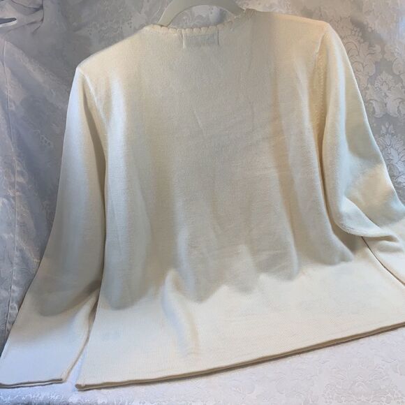 Alfred Dunner Sweater Medium Beige Flower Sequins Beads Accents Woman’s Used - Picture 8 of 10